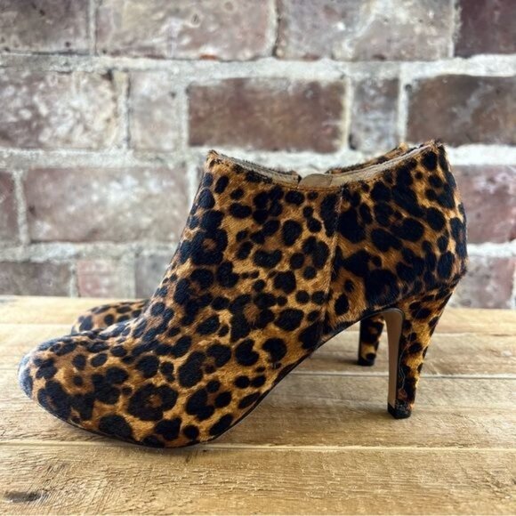 Vince Camuto Vive Calf Hair Heeled Leopard Print Booties Size 6(36) - Picture 3 of 9